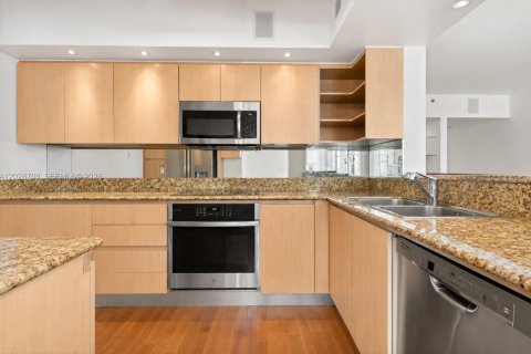 Copropriété à vendre à Miami Beach, Floride: 2 chambres, 107.3 m2 № 2086955 - photo 12