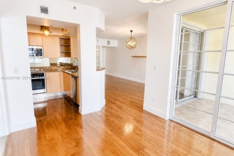 Copropriété à vendre à Miami Beach, Floride: 2 chambres, 107.3 m2 № 2086955 - photo 9