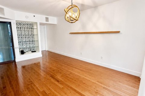 Copropriété à vendre à Miami Beach, Floride: 2 chambres, 107.3 m2 № 2086955 - photo 7