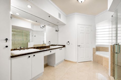 Copropriété à vendre à Miami Beach, Floride: 2 chambres, 107.3 m2 № 2086955 - photo 16