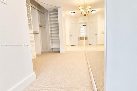 Copropriété à vendre à Miami Beach, Floride: 2 chambres, 107.3 m2 № 2086955 - photo 15