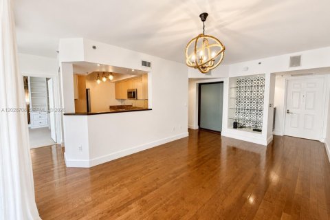 Copropriété à vendre à Miami Beach, Floride: 2 chambres, 107.3 m2 № 2086955 - photo 8