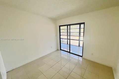 Condominio en alquiler en Tamarac, Florida, 2 dormitorios, 76.18 m2 № 2049449 - foto 23