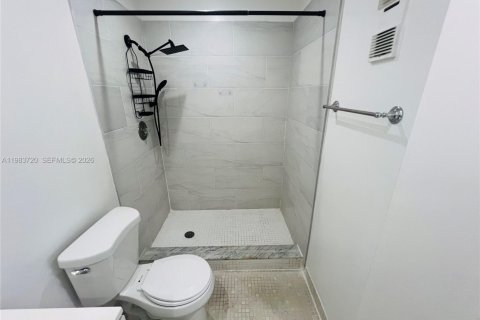 Condominio en alquiler en Tamarac, Florida, 2 dormitorios, 76.18 m2 № 2049449 - foto 30