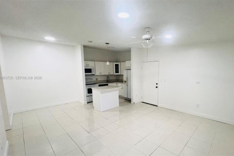 Condominio en alquiler en Tamarac, Florida, 2 dormitorios, 76.18 m2 № 2049449 - foto 4