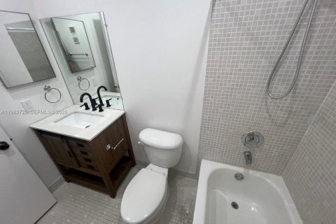 Condominio en alquiler en Tamarac, Florida, 2 dormitorios, 76.18 m2 № 2049449 - foto 21