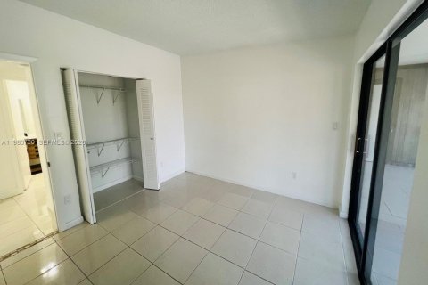 Condominio en alquiler en Tamarac, Florida, 2 dormitorios, 76.18 m2 № 2049449 - foto 27