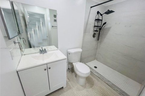 Condominio en alquiler en Tamarac, Florida, 2 dormitorios, 76.18 m2 № 2049449 - foto 29