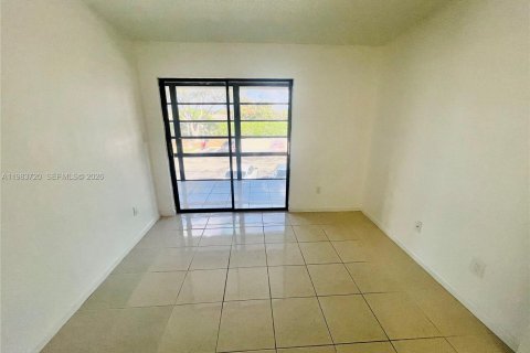 Condominio en alquiler en Tamarac, Florida, 2 dormitorios, 76.18 m2 № 2049449 - foto 28