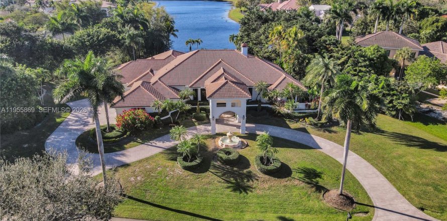 Villa ou maison à Weston, Floride 7 chambres, 510.87 m2 № 2020052