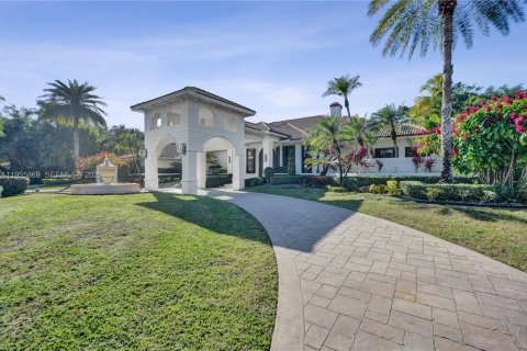 Villa ou maison à vendre à Weston, Floride: 7 chambres, 510.87 m2 № 2020052 - photo 2