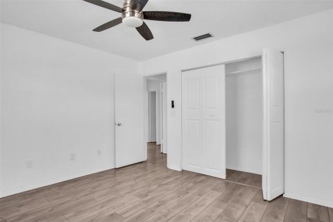 Condo in Palm Harbor, Florida, 2 bedrooms  № 2196570 - photo 26
