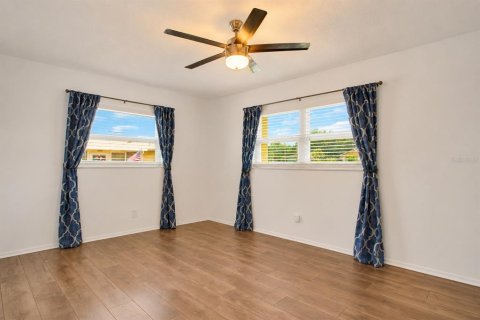 Condo in Palm Harbor, Florida, 2 bedrooms  № 2196570 - photo 19