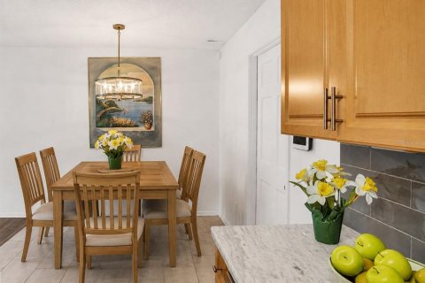 Condo in Palm Harbor, Florida, 2 bedrooms  № 2196570 - photo 18