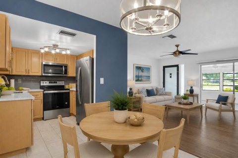Condo in Palm Harbor, Florida, 2 bedrooms  № 2196570 - photo 13