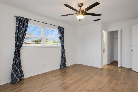 Condo in Palm Harbor, Florida, 2 bedrooms  № 2196570 - photo 21