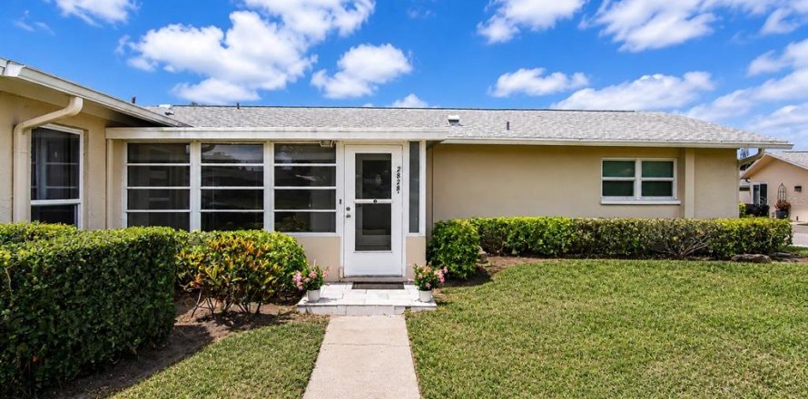 Condo in Palm Harbor, Florida, 2 bedrooms  № 2196570