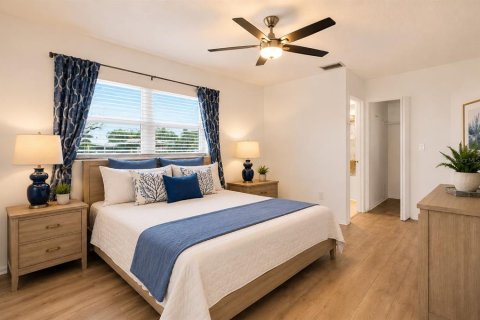 Condo in Palm Harbor, Florida, 2 bedrooms  № 2196570 - photo 22