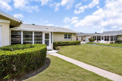Condo in Palm Harbor, Florida, 2 bedrooms  № 2196570 - photo 2