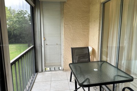 Condo in Pembroke Pines, Florida, 1 bedroom № 1922288 - photo 28