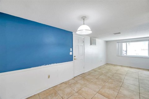 Casa en venta en New Port Richey, Florida, 2 dormitorios, 123 m2 № 1749528 - foto 10