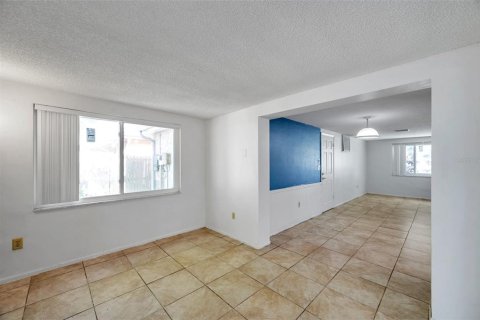 Casa en venta en New Port Richey, Florida, 2 dormitorios, 123 m2 № 1749528 - foto 18