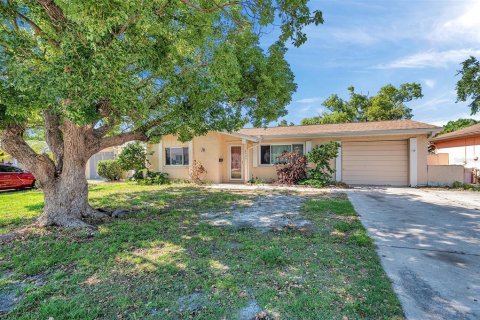 Casa en venta en New Port Richey, Florida, 2 dormitorios, 123 m2 № 1749528 - foto 2