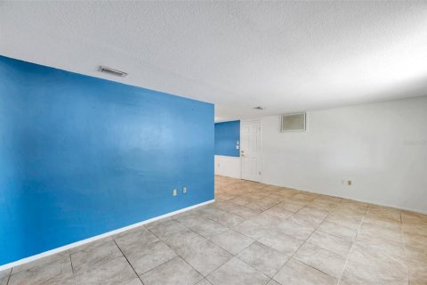 Casa en venta en New Port Richey, Florida, 2 dormitorios, 123 m2 № 1749528 - foto 8