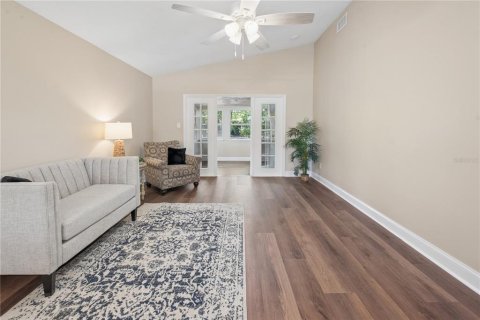 House in Keystone Heights, Florida 3 bedrooms, 116.5 sq.m. № 2114680 - photo 11