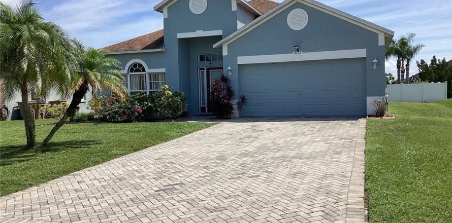 Villa ou maison à Kissimmee, Floride 4 chambres, 188.78 m2 № 1905897