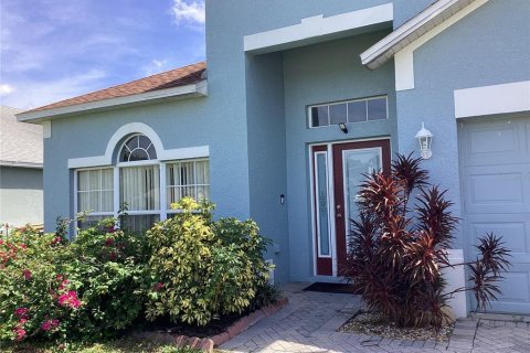House in Kissimmee, Florida 4 bedrooms, 188.78 sq.m. № 1905897 - photo 3
