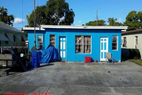 Immobilier commercial à Fort Lauderdale, Floride 167.41 m2 № 2024407