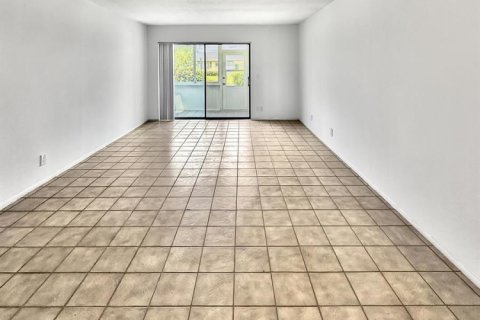 Купить кондоминиум в Уэст-Палм-Бич, Флорида 3 комнаты, 75.72м2, № 2083361 - фото 4