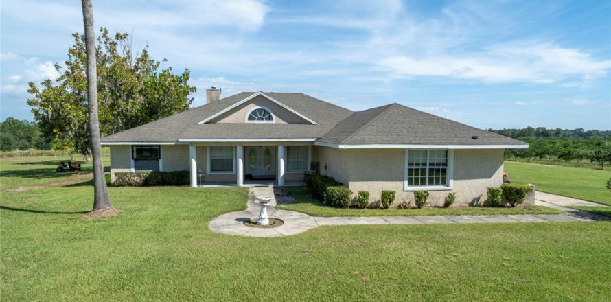 Villa ou maison à Clermont, Floride 3 chambres, 195.47 m2 № 1911165
