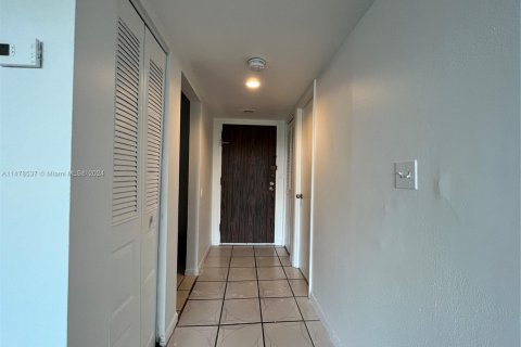 Купить кондоминиум в Майами, Флорида 1 спальня, 76.74м2, № 1935863 - фото 5