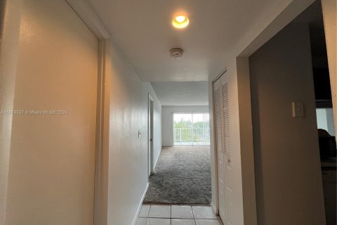 Купить кондоминиум в Майами, Флорида 1 спальня, 76.74м2, № 1935863 - фото 4