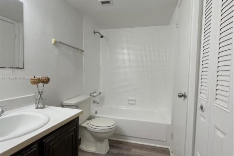 Купить кондоминиум в Майами, Флорида 1 спальня, 76.74м2, № 1935863 - фото 3