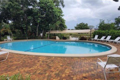 Condo in Lauderhill, Florida, 3 bedrooms  № 2191565 - photo 27
