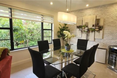 Condo in Lauderhill, Florida, 3 bedrooms  № 2191565 - photo 6