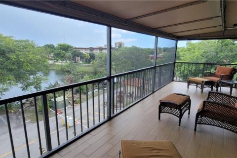Condo in Lauderhill, Florida, 3 bedrooms  № 2191565 - photo 15