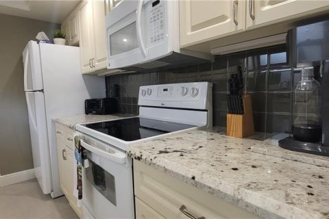 Condo in Lauderhill, Florida, 3 bedrooms  № 2191565 - photo 11
