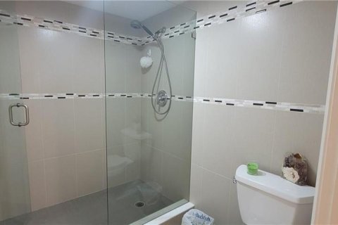 Condo in Lauderhill, Florida, 3 bedrooms  № 2191565 - photo 24