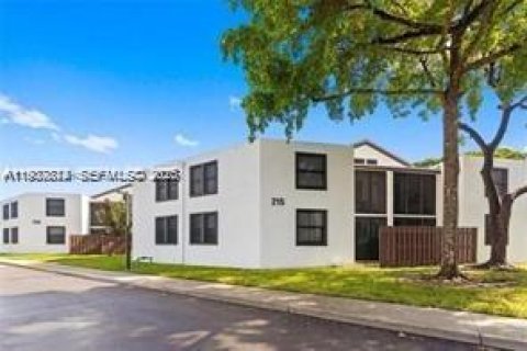Condo in Oakland Park, Florida, 2 bedrooms  № 2152611 - photo 3