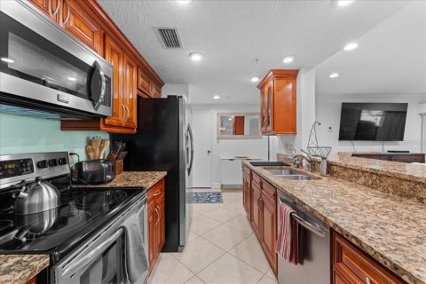 Condo in Palm Harbor, Florida, 2 bedrooms  № 1637307 - photo 15