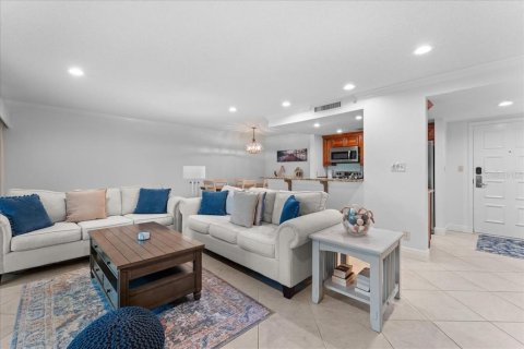 Condo in Palm Harbor, Florida, 2 bedrooms  № 1637307 - photo 7
