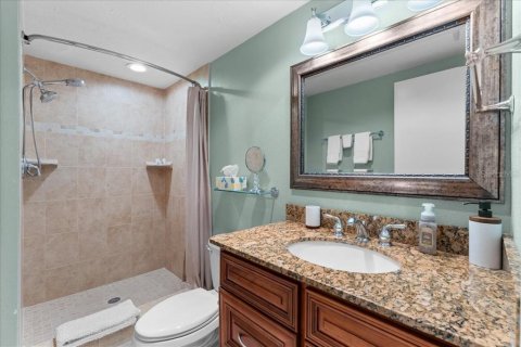 Condo in Palm Harbor, Florida, 2 bedrooms  № 1637307 - photo 24