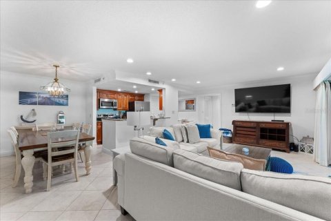 Condo in Palm Harbor, Florida, 2 bedrooms  № 1637307 - photo 9