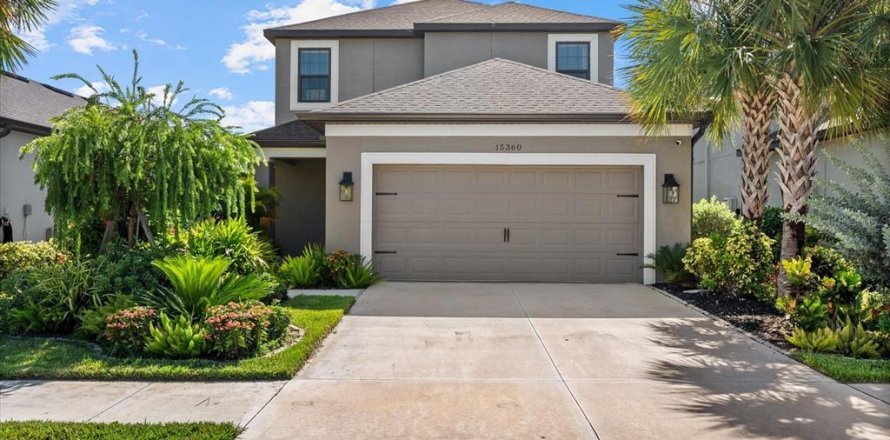 House in Nokomis, Florida 4 bedrooms, 239.87 sq.m. № 2306132