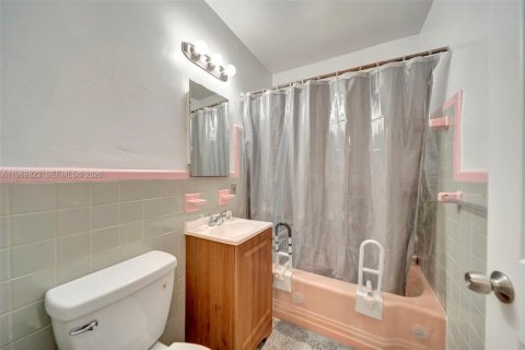 Casa en venta en North Miami, Florida, 2 dormitorios, 112.78 m2 № 2182608 - foto 23