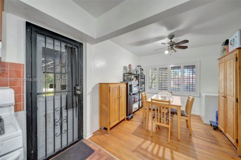 Casa en venta en North Miami, Florida, 2 dormitorios, 112.78 m2 № 2182608 - foto 14